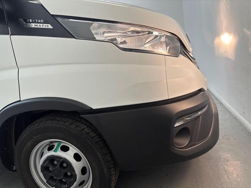 Iveco Daily 2.3D HPI 14V 35S 4100 Panel Van 5dr Diesel HiMatic LWB H2 Euro 6 (s/s) (136 ps)
