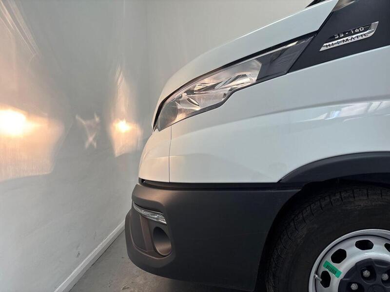 Iveco Daily 2.3D HPI 14V 35S 4100 Panel Van 5dr Diesel HiMatic LWB H2 Euro 6 (s/s) (136 ps)