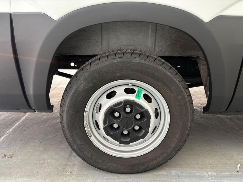 Iveco Daily 2.3D HPI 14V 35S 4100 Panel Van 5dr Diesel HiMatic LWB H2 Euro 6 (s/s) (136 ps)