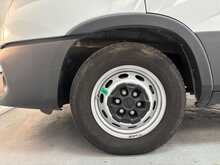 Iveco Daily Daily 2.3D HPI 14V 35S 4100 Panel Van 5dr Diesel HiMatic LWB H2 Euro 6 (s/s) (136 ps) 