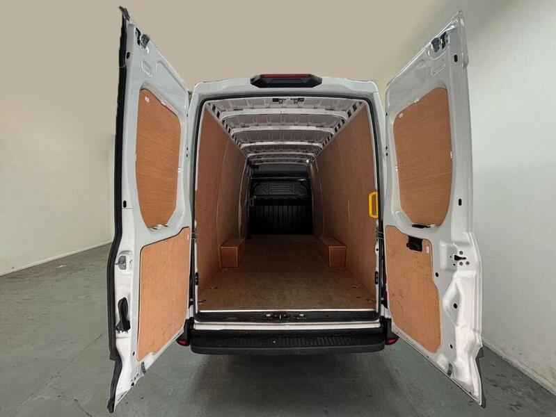 Iveco Daily 2.3D HPI 14V 35S 4100 Panel Van 5dr Diesel HiMatic LWB H2 Euro 6 (s/s) (136 ps)