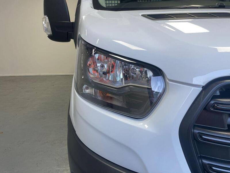 Ford Transit 2.0 350 EcoBlue Leader Chassis Cab 2dr Diesel Manual RWD L2 Euro 6 (s/s) (165 ps)