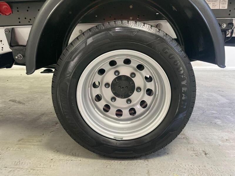 Ford Transit 2.0 350 EcoBlue Leader Chassis Cab 2dr Diesel Manual RWD L2 Euro 6 (s/s) (165 ps)