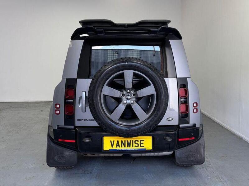 Land Rover Defender 90 3.0 D300 MHEV X-Dynamic HSE Hard Top SUV Auto 4WD SWB Euro 6 (s/s) 3dr