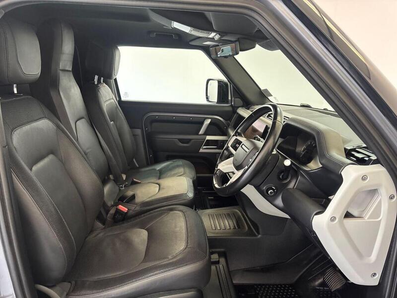 Land Rover Defender 90 3.0 D300 MHEV X-Dynamic HSE Hard Top SUV Auto 4WD SWB Euro 6 (s/s) 3dr