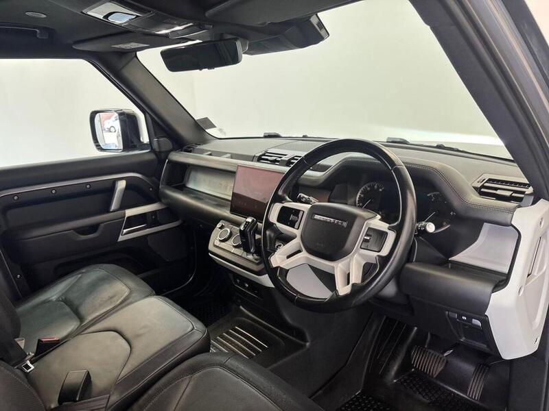 Land Rover Defender 90 3.0 D300 MHEV X-Dynamic HSE Hard Top SUV Auto 4WD SWB Euro 6 (s/s) 3dr