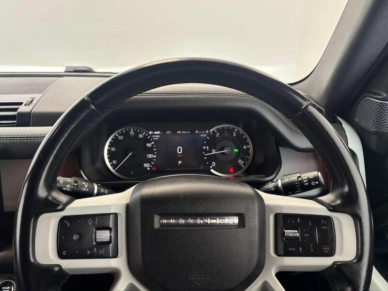 Land Rover Defender 90 3.0 D300 MHEV X-Dynamic HSE Hard Top SUV Auto 4WD SWB Euro 6 (s/s) 3dr