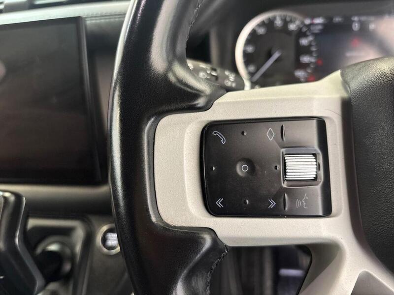Land Rover Defender 90 3.0 D300 MHEV X-Dynamic HSE Hard Top SUV Auto 4WD SWB Euro 6 (s/s) 3dr