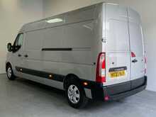 Renault Master Master 2.3 dCi 35 Business+ FWD LWB Medium Roof Euro 6 4dr 