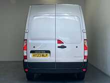 Renault Master Master 2.3 dCi 35 Business+ FWD LWB Medium Roof Euro 6 4dr 