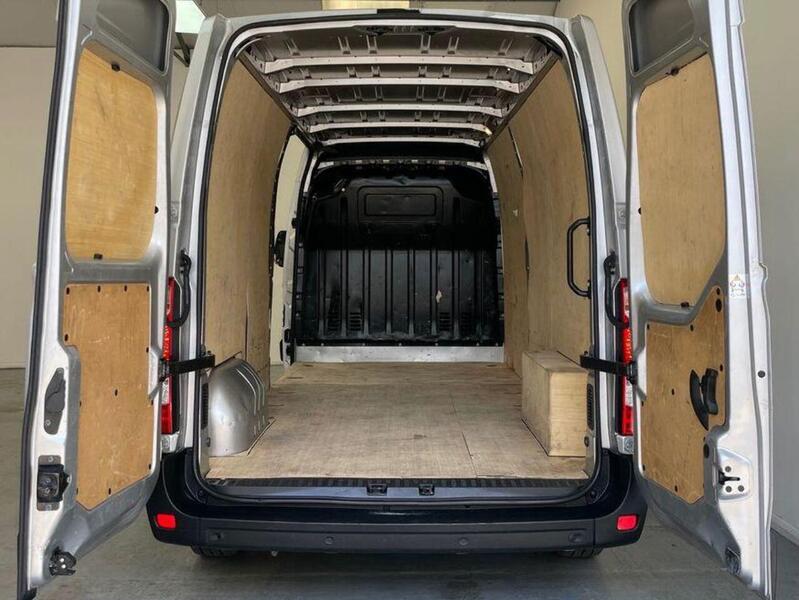 Renault Master 2.3 dCi 35 Business+ FWD LWB Medium Roof Euro 6 4dr