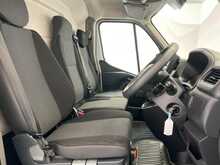 Renault Master Master 2.3 dCi 35 Business+ FWD LWB Medium Roof Euro 6 4dr 