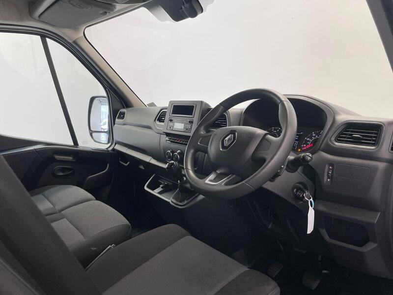 Renault Master 2.3 dCi 35 Business+ FWD LWB Medium Roof Euro 6 4dr