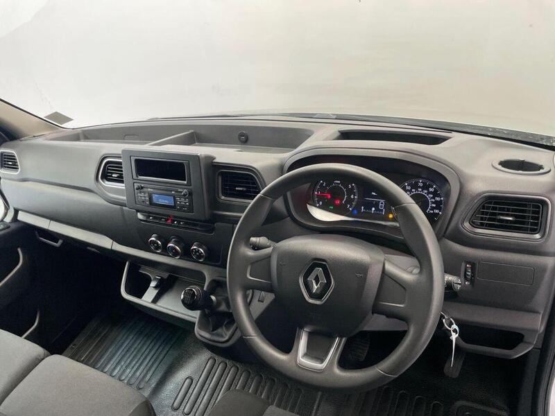 Renault Master 2.3 dCi 35 Business+ FWD LWB Medium Roof Euro 6 4dr