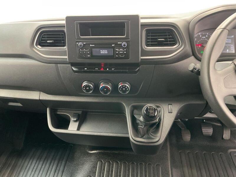 Renault Master 2.3 dCi 35 Business+ FWD LWB Medium Roof Euro 6 4dr