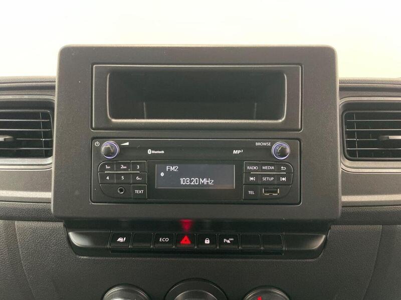 Renault Master 2.3 dCi 35 Business+ FWD LWB Medium Roof Euro 6 4dr