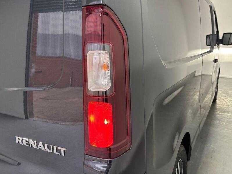 Renault Trafic 2.0 dCi Blue LL30 Extra Sport L2 H1 Euro 6 (s/s) 5dr