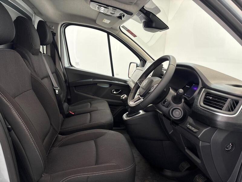 Renault Trafic 2.0 dCi Blue LL30 Extra Sport L2 H1 Euro 6 (s/s) 5dr