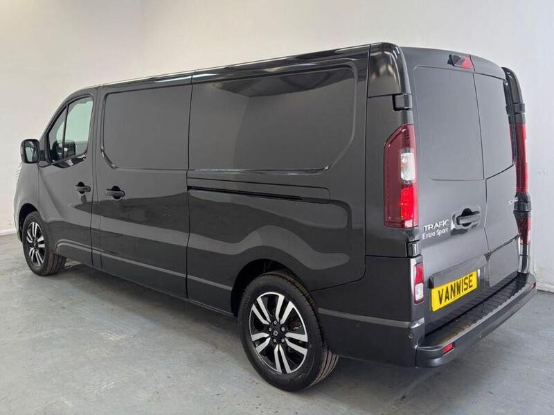 Renault Trafic 2.0 dCi Blue LL30 Extra Sport L2 H1 Euro 6 (s/s) 5dr