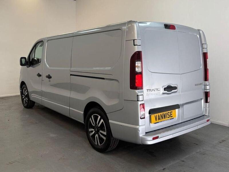 Renault Trafic 2.0 dCi Blue LL30 Extra Sport Panel Van 5dr Diesel Manual L2 H1 Euro 6 (s/s) (150 ps)