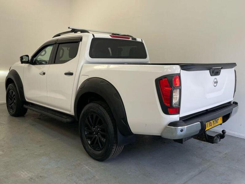 Nissan Navara 2.3 dCi Tekna 4WD Euro 6 (s/s) 4dr