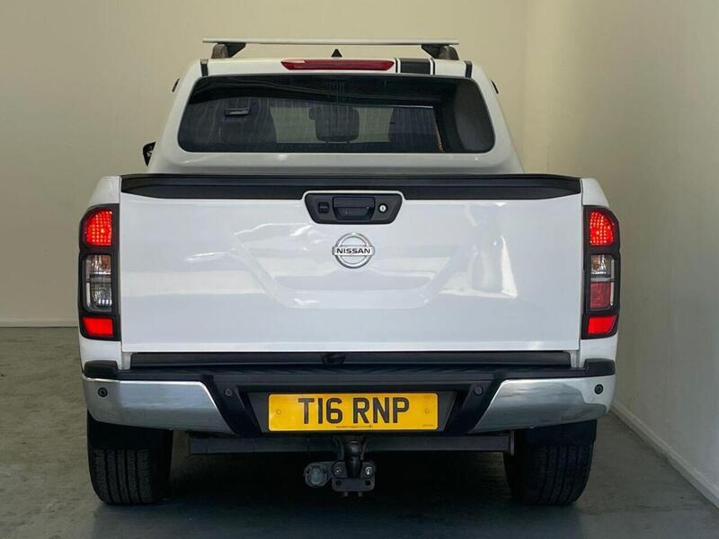 Nissan Navara 2.3 dCi Tekna 4WD Euro 6 (s/s) 4dr