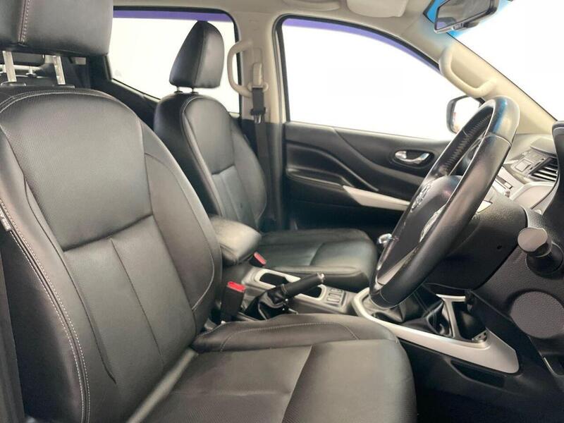 Nissan Navara 2.3 dCi Tekna 4WD Euro 6 (s/s) 4dr