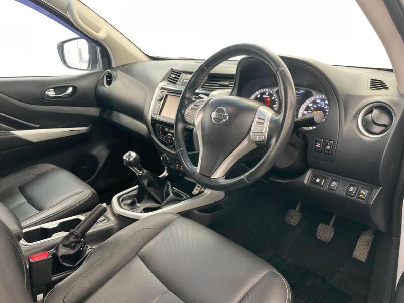 Nissan Navara 2.3 dCi Tekna 4WD Euro 6 (s/s) 4dr