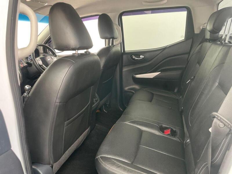Nissan Navara 2.3 dCi Tekna 4WD Euro 6 (s/s) 4dr
