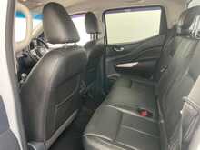 Nissan Navara Navara 2.3 dCi Tekna 4WD Euro 6 (s/s) 4dr 