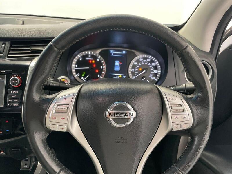 Nissan Navara 2.3 dCi Tekna 4WD Euro 6 (s/s) 4dr