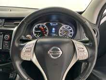 Nissan Navara Navara 2.3 dCi Tekna 4WD Euro 6 (s/s) 4dr 