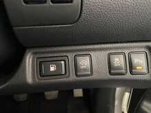 Nissan Navara Navara 2.3 dCi Tekna 4WD Euro 6 (s/s) 4dr 