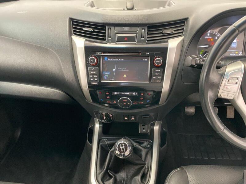 Nissan Navara 2.3 dCi Tekna 4WD Euro 6 (s/s) 4dr