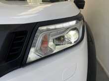 Nissan Navara Navara 2.3 dCi Tekna 4WD Euro 6 (s/s) 4dr 