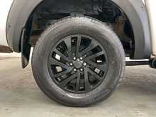 Nissan Navara Navara 2.3 dCi Tekna 4WD Euro 6 (s/s) 4dr 