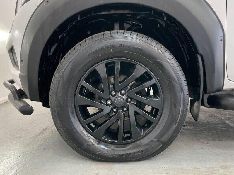 Nissan Navara 2.3 dCi Tekna 4WD Euro 6 (s/s) 4dr