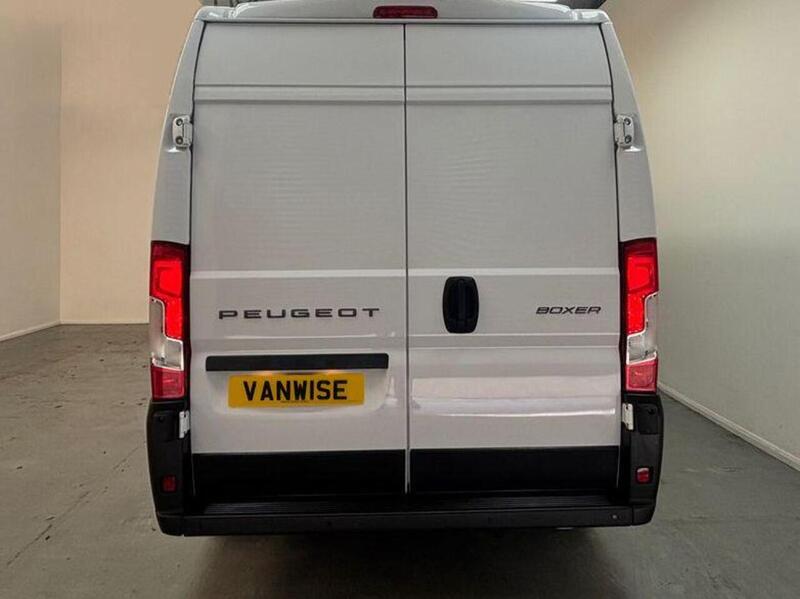 Peugeot Boxer 2.2 BlueHDi 335 Professional Panel Van 5dr Diesel Manual L3 H2 Euro 6 (s/s) (140 ps)