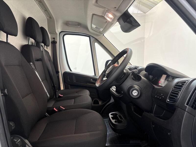 Peugeot Boxer 2.2 BlueHDi 335 Professional Panel Van 5dr Diesel Manual L3 H2 Euro 6 (s/s) (140 ps)
