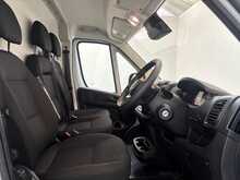 Peugeot Boxer Boxer 2.2 BlueHDi 335 Professional Panel Van 5dr Diesel Manual L3 H2 Euro 6 (s/s) (140 ps) 