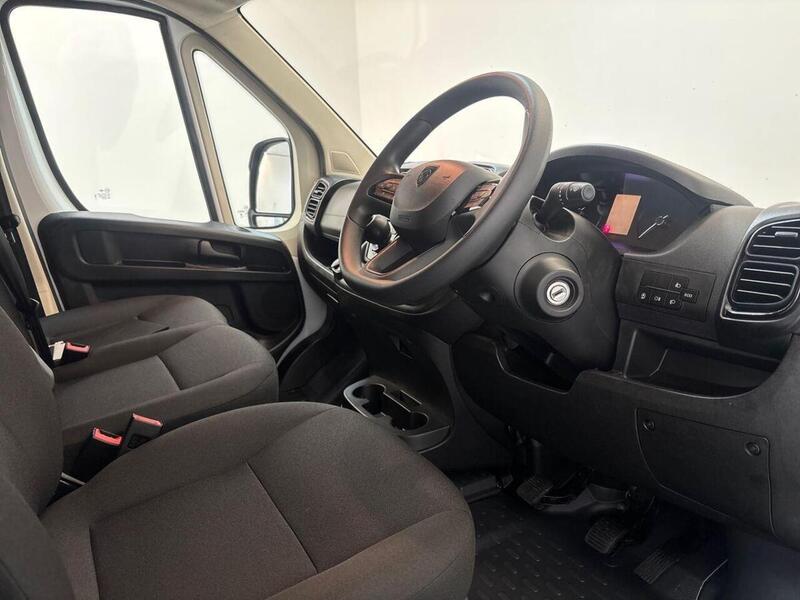 Peugeot Boxer 2.2 BlueHDi 335 Professional Panel Van 5dr Diesel Manual L3 H2 Euro 6 (s/s) (140 ps)