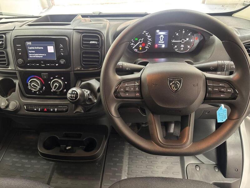 Peugeot Boxer 2.2 BlueHDi 335 Professional Panel Van 5dr Diesel Manual L3 H2 Euro 6 (s/s) (140 ps)