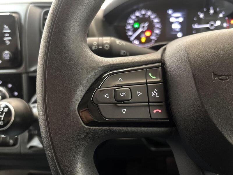 Peugeot Boxer 2.2 BlueHDi 335 Professional Panel Van 5dr Diesel Manual L3 H2 Euro 6 (s/s) (140 ps)