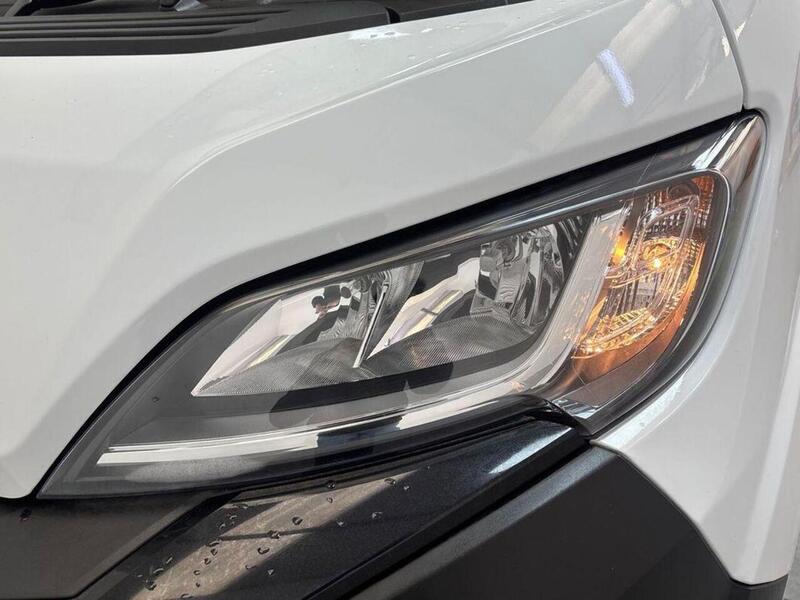 Peugeot Boxer 2.2 BlueHDi 335 Professional Panel Van 5dr Diesel Manual L3 H2 Euro 6 (s/s) (140 ps)