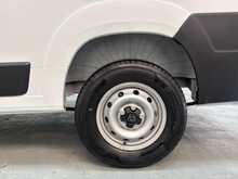 Peugeot Boxer Boxer 2.2 BlueHDi 335 Professional Panel Van 5dr Diesel Manual L3 H2 Euro 6 (s/s) (140 ps) 