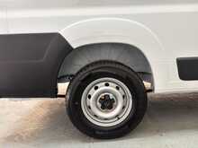 Peugeot Boxer Boxer 2.2 BlueHDi 335 Professional Panel Van 5dr Diesel Manual L3 H2 Euro 6 (s/s) (140 ps) 
