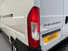 Peugeot Boxer Boxer 2.2 BlueHDi 335 Professional Panel Van 5dr Diesel Manual L3 H2 Euro 6 (s/s) (140 ps) 