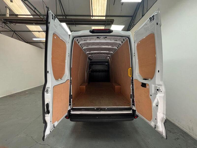 Iveco Daily 2.3D HPI 14V 35S 4100 Panel Van 5dr Diesel HiMatic LWB H2 Euro 6 (s/s) (136 ps)