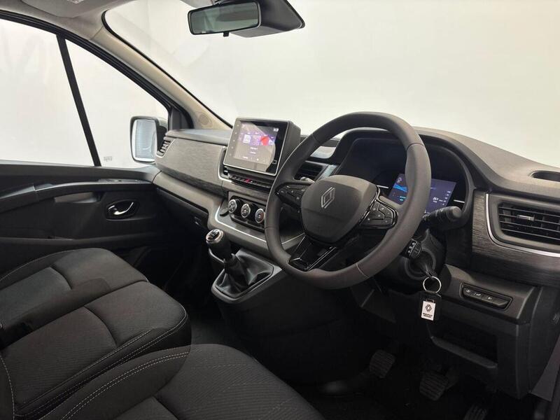 Renault Trafic 2.0 dCi LL30 Advance L2 H1 Euro 6 (s/s) 5dr (9 Seat)
