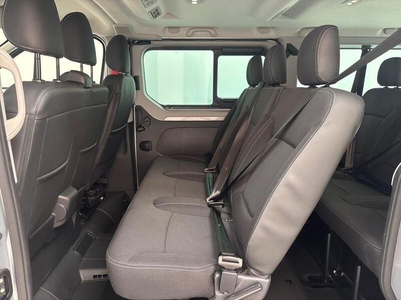 Renault Trafic 2.0 dCi LL30 Advance L2 H1 Euro 6 (s/s) 5dr (9 Seat)